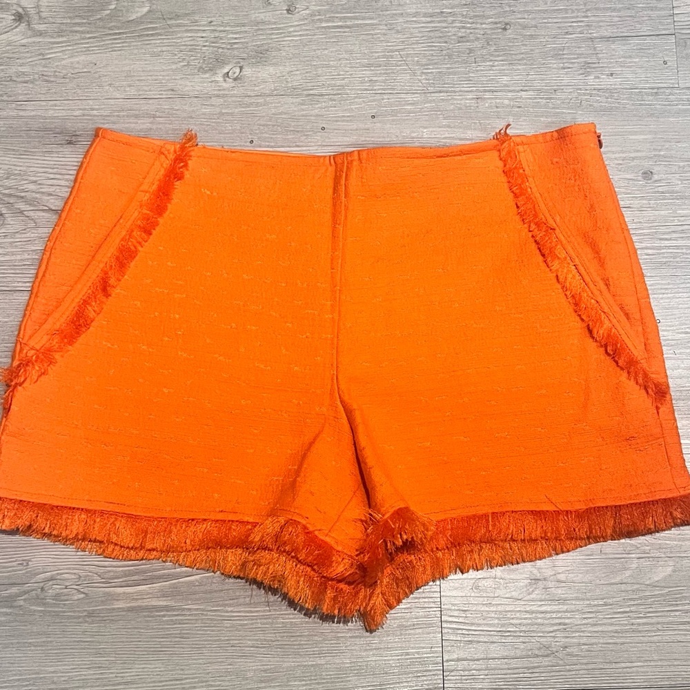 Trina Turk basic Textured Shorts Size 2